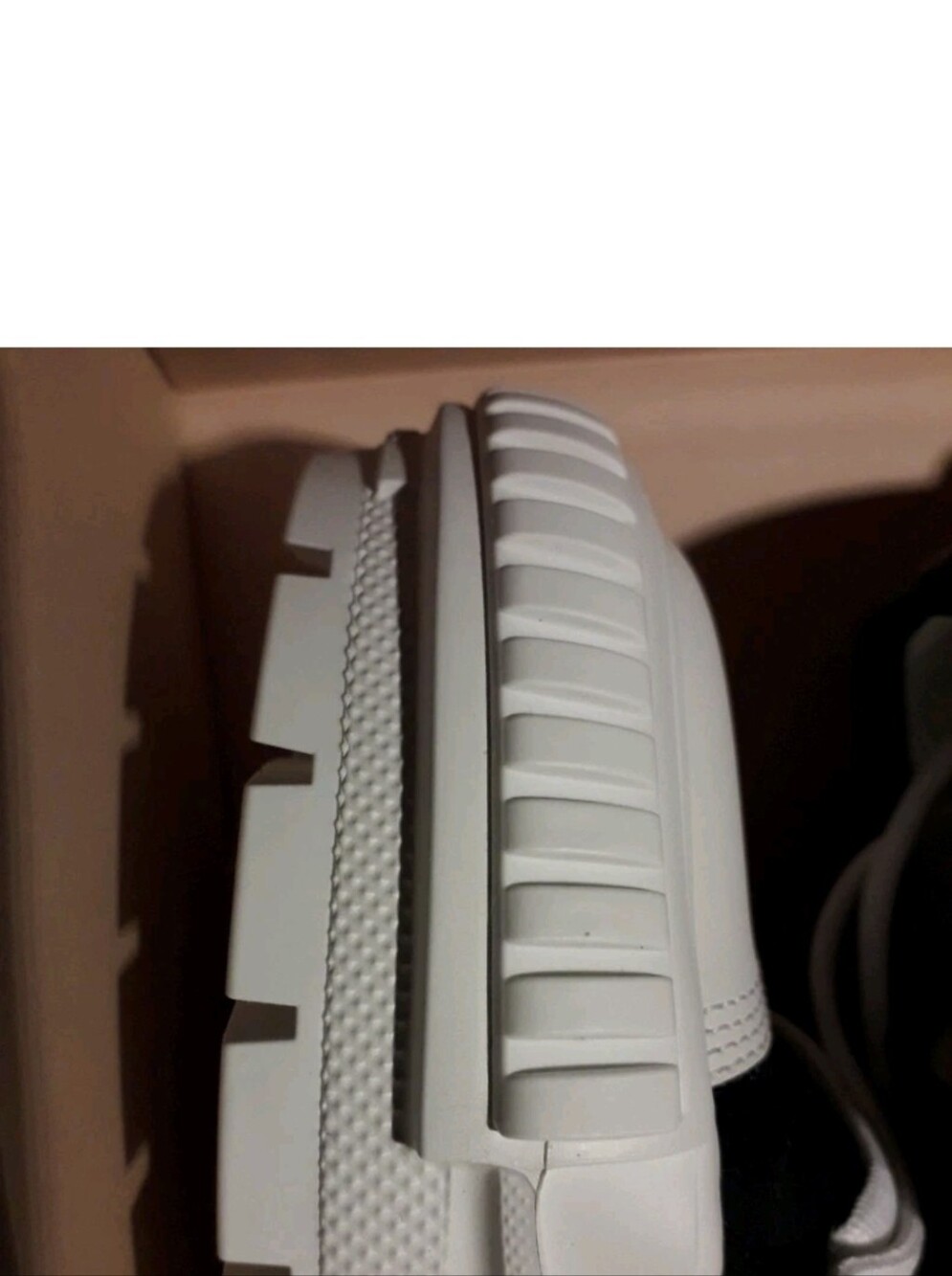 Louis Vuitton Black and White Low-Top Sneaker - Picture 2 of 7